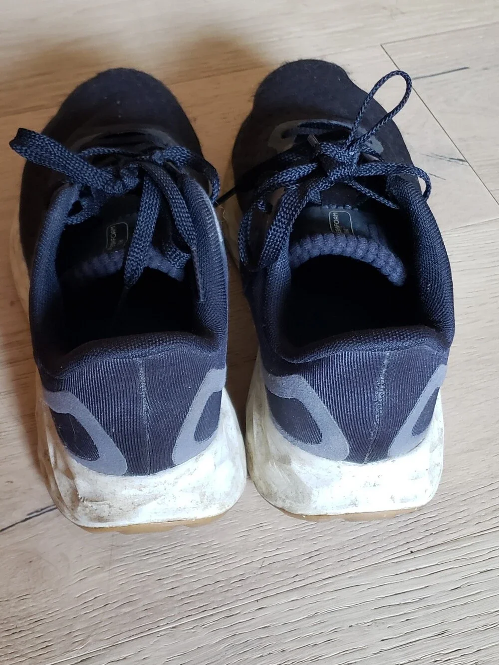 New Balance Womens Size 7 Trainers Black Fresh Foam Running Shoes